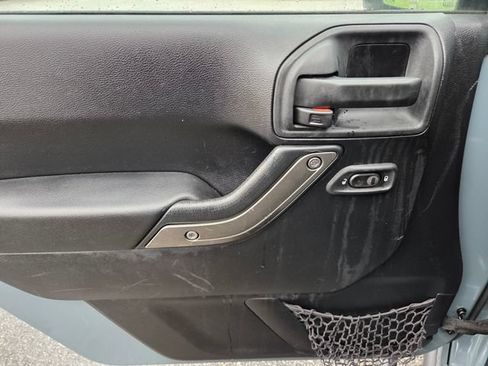 Used 2015 Jeep Wrangler Sport w/ Quick Order Package 23S AWD/4WD image 9