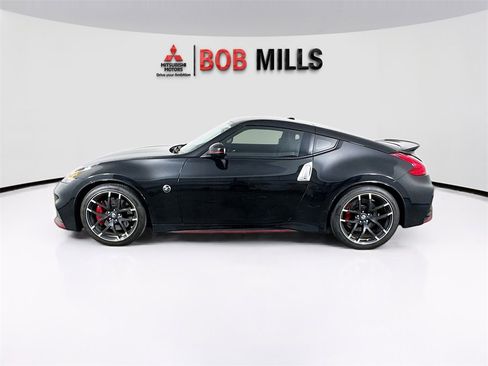 Used 2015 Nissan 370Z NISMO image 4