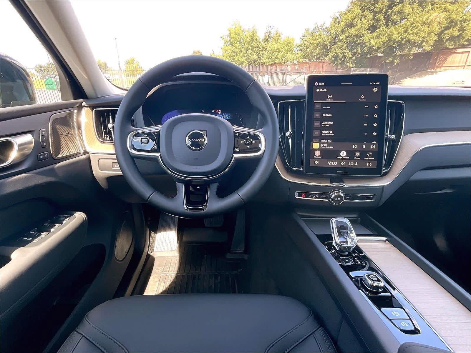 New 2027 Volvo XC60 B5 Plus AWD/4WD image 15