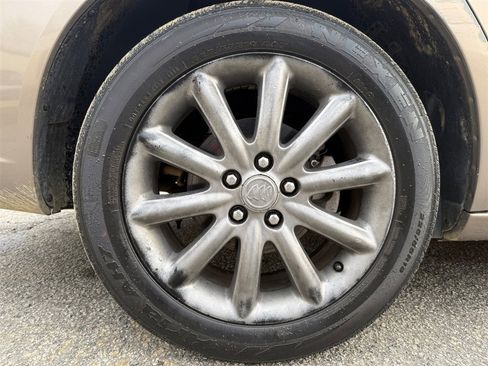 Used 2007 Buick Lucerne CXS image 34