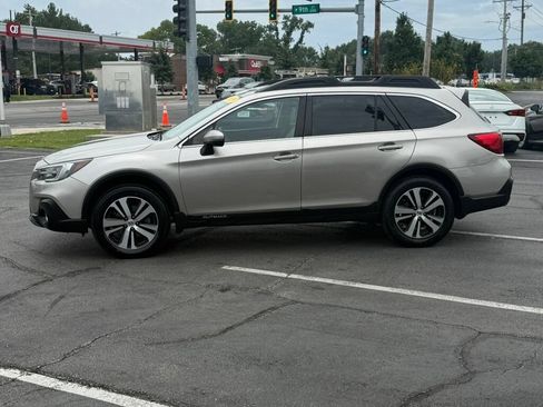 Used 2019 Subaru Outback 2.5i Limited w/ Protection Package #1 AWD/4WD image 7