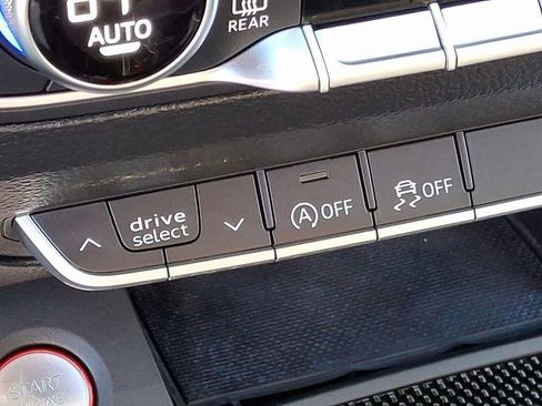 Used 2022 Audi SQ5 Premium image 27