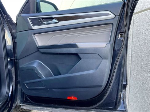 Used 2021 Volkswagen Atlas SE image 22