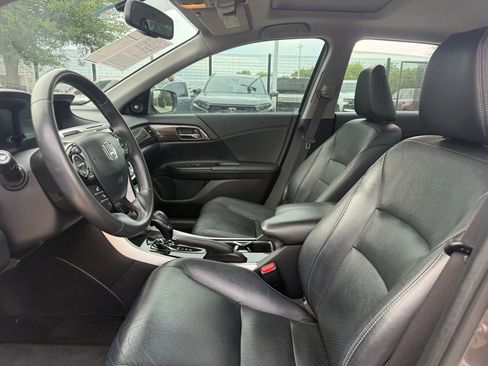 Certified 2017 Honda Accord EX-L image 9