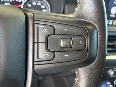 Used 2021 GMC Yukon AT4 w/ Technology Package image 32