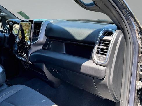 Certified 2025 RAM 2500 Big Horn AWD/4WD image 17
