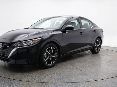 Used 2025 Nissan Sentra SV FWD image 3