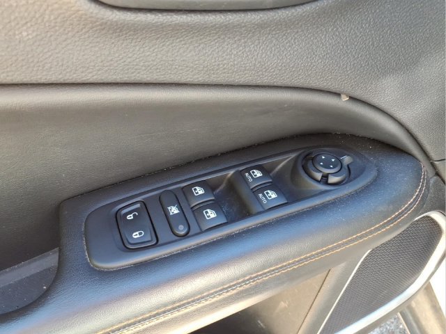 Used 2018 Jeep Compass Limited w/ Navigation Group AWD/4WD image 16