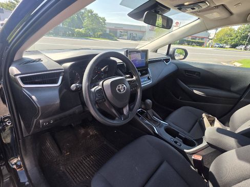 Used 2024 Toyota Corolla LE FWD image 8