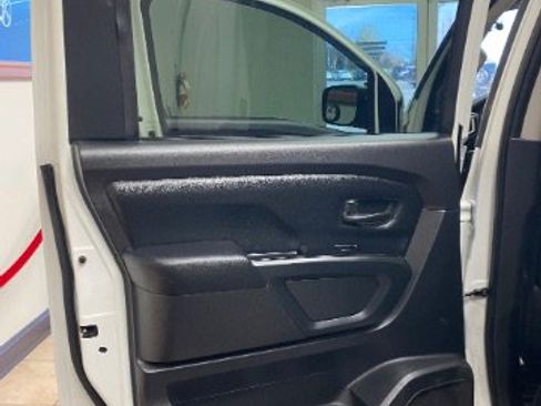 Used 2018 Nissan Titan S w/ S Utility Package image 12