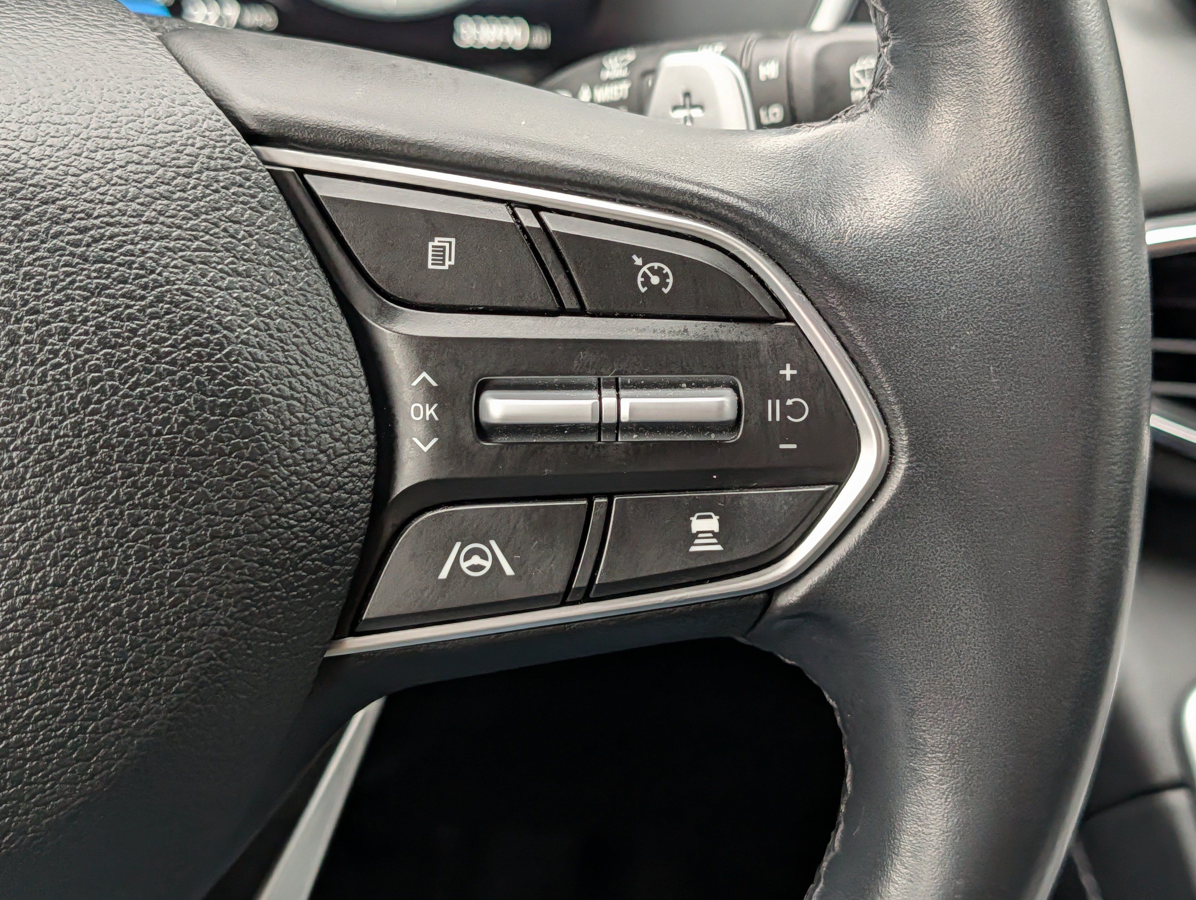 Certified 2023 Hyundai Santa Fe SEL w/ Premium Package AWD/4WD image 30