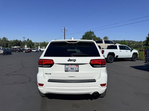 Used 2018 Jeep Grand Cherokee Altitude AWD/4WD image 7