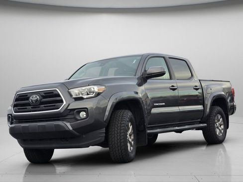 Used 2018 Toyota Tacoma SR5 image 14