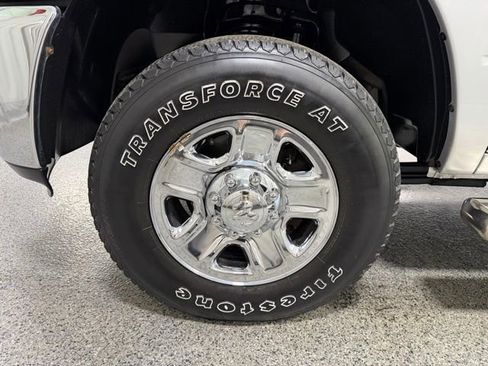 Used 2018 RAM 3500 SLT AWD/4WD image 23