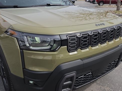 New 2026 Jeep Cherokee Laredo AWD/4WD image 9