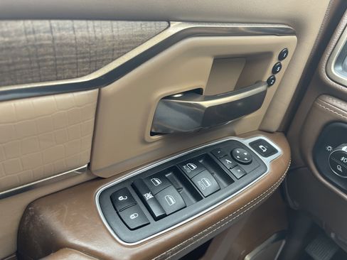 Used 2022 RAM 3500 Limited image 22