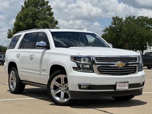 Used 2020 Chevrolet Tahoe Premier w/ Premier 6.2L Value Package AWD/4WD image 2