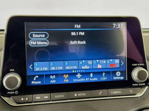 Used 2024 Nissan Sentra SR w/ SR Premium Package FWD image 33