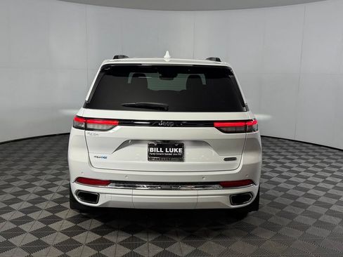 Certified 2022 Jeep Grand Cherokee Overland AWD/4WD image 8