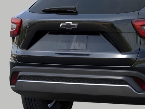 New 2025 Chevrolet Trax LT w/ Driver Confidence Package image 14