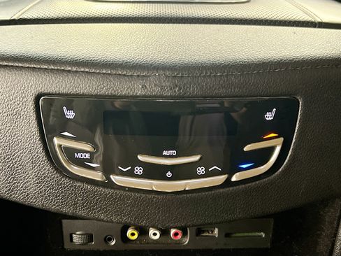 Used 2016 Cadillac Escalade Platinum image 21