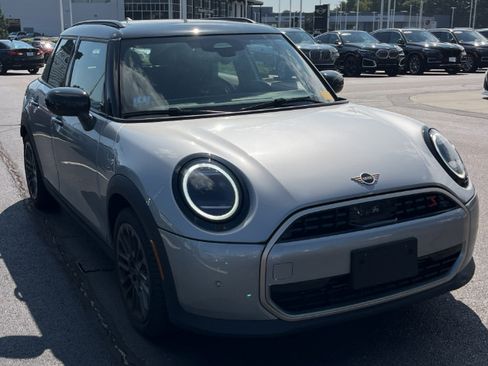 Used 2025 MINI Cooper S FWD image 3