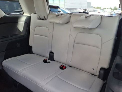 Used 2025 Nissan Pathfinder SL AWD/4WD image 27