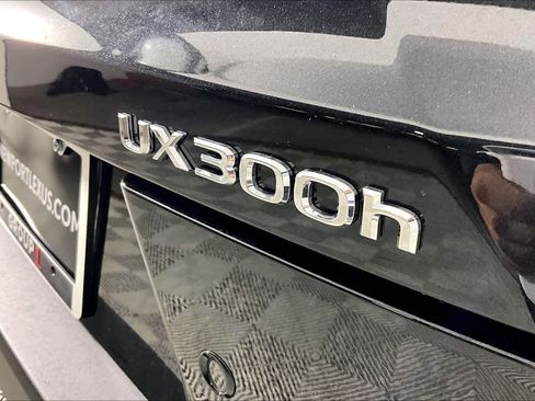 New 2025 Lexus UX 300h FWD image 8