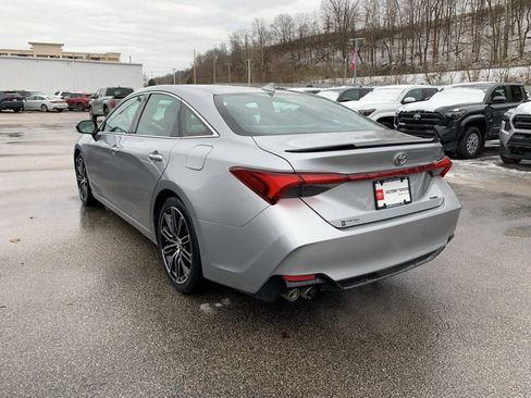 Used 2019 Toyota Avalon XSE image 6