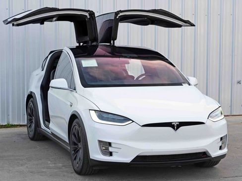 Used 2017 Tesla Model X 75D image 53