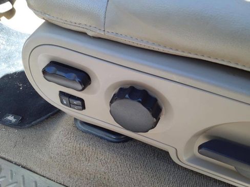 Used 2006 Ford F150 Lariat image 11