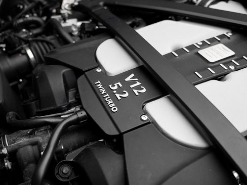 Used 2023 Aston Martin DBS Coupe RWD image 77