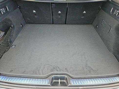 Used 2025 Mercedes-Benz GLC 300 image 6