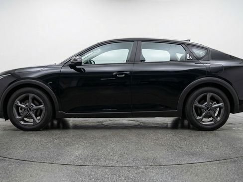 Used 2025 Kia K4 LXS image 5