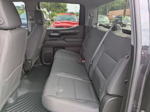 Used 2022 Chevrolet Silverado 1500 LT w/ Z71 Off-Road Package AWD/4WD image 13