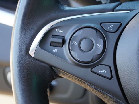 Used 2020 Buick Enclave Essence image 17