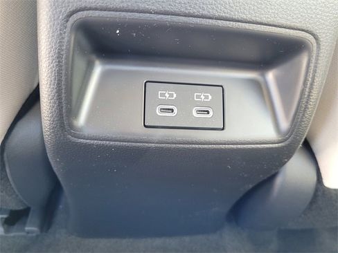 Used 2025 Toyota Corolla LE image 19