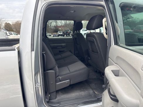 Used 2012 Chevrolet Silverado 2500 W/T w/ Snow Plow Prep Package image 12