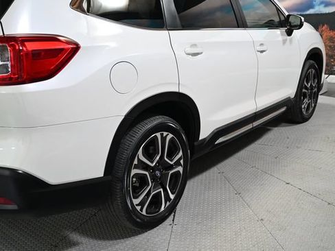 Used 2023 Subaru Ascent Limited AWD/4WD image 9