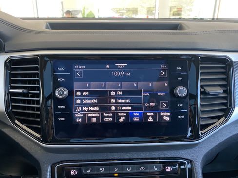 Certified 2023 Volkswagen Atlas SEL R-Line AWD/4WD image 35