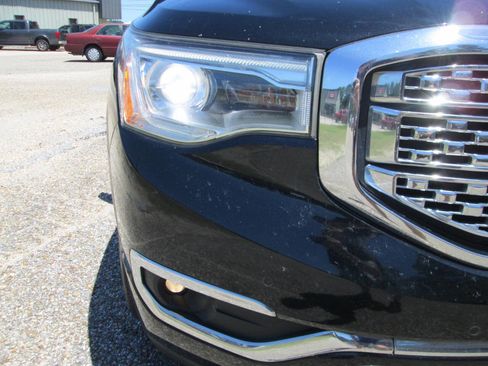 Used 2017 GMC Acadia Denali w/ Technology Package FWD image 77
