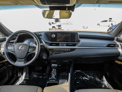 Used 2020 Lexus ES 300h 300h image 13