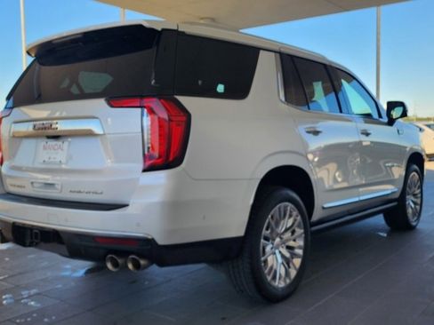 Used 2023 GMC Yukon Denali w/ Denali Reserve Package image 6