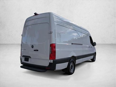 Used 2024 Mercedes-Benz eSprinter 170 Cargo image 5
