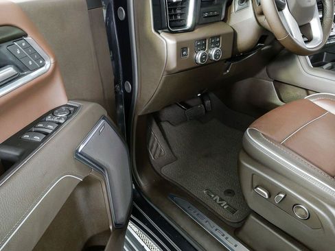 Used 2026 GMC Sierra 2500 Denali w/ Denali Reserve Package AWD/4WD image 8