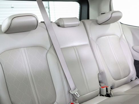 Used 2022 Jeep Grand Wagoneer Series II w/ Convenience Group III image 33