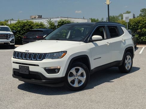 Used 2018 Jeep Compass Latitude w/ Popular Equipment Group AWD/4WD image 1