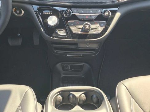 New 2026 Chrysler Pacifica Select FWD image 13