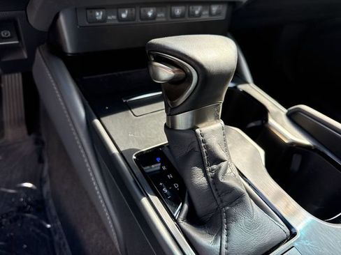 Used 2025 Lexus ES 350 w/ Premium Package image 20