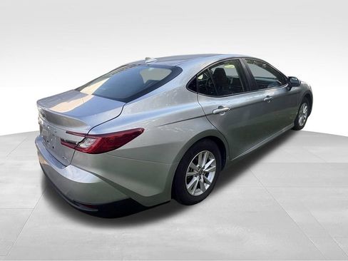 Used 2025 Toyota Camry LE FWD image 4